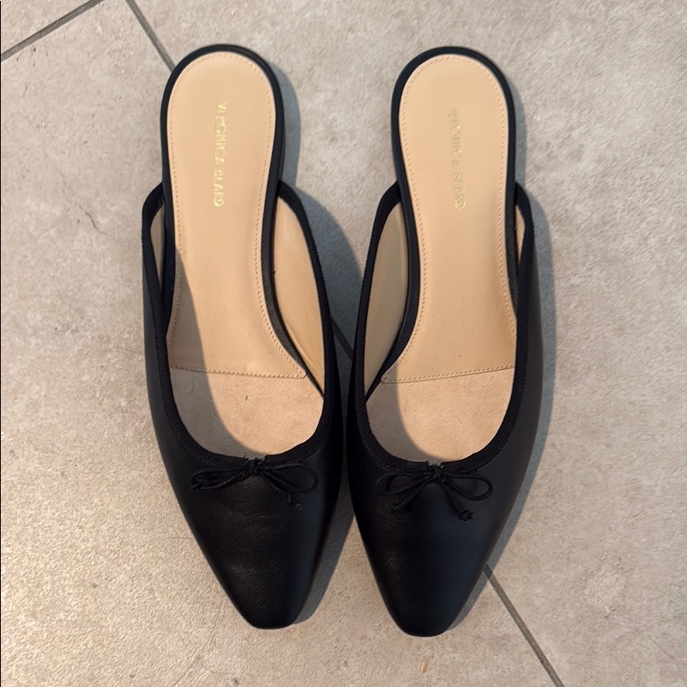 Veronica Beard Black Pointed-Toe Slip-On Mules